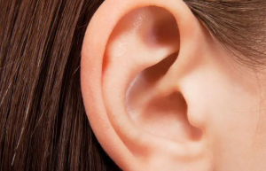 耳朵有痣的女人代表什么意思 耳朵有痣的女人命运图解